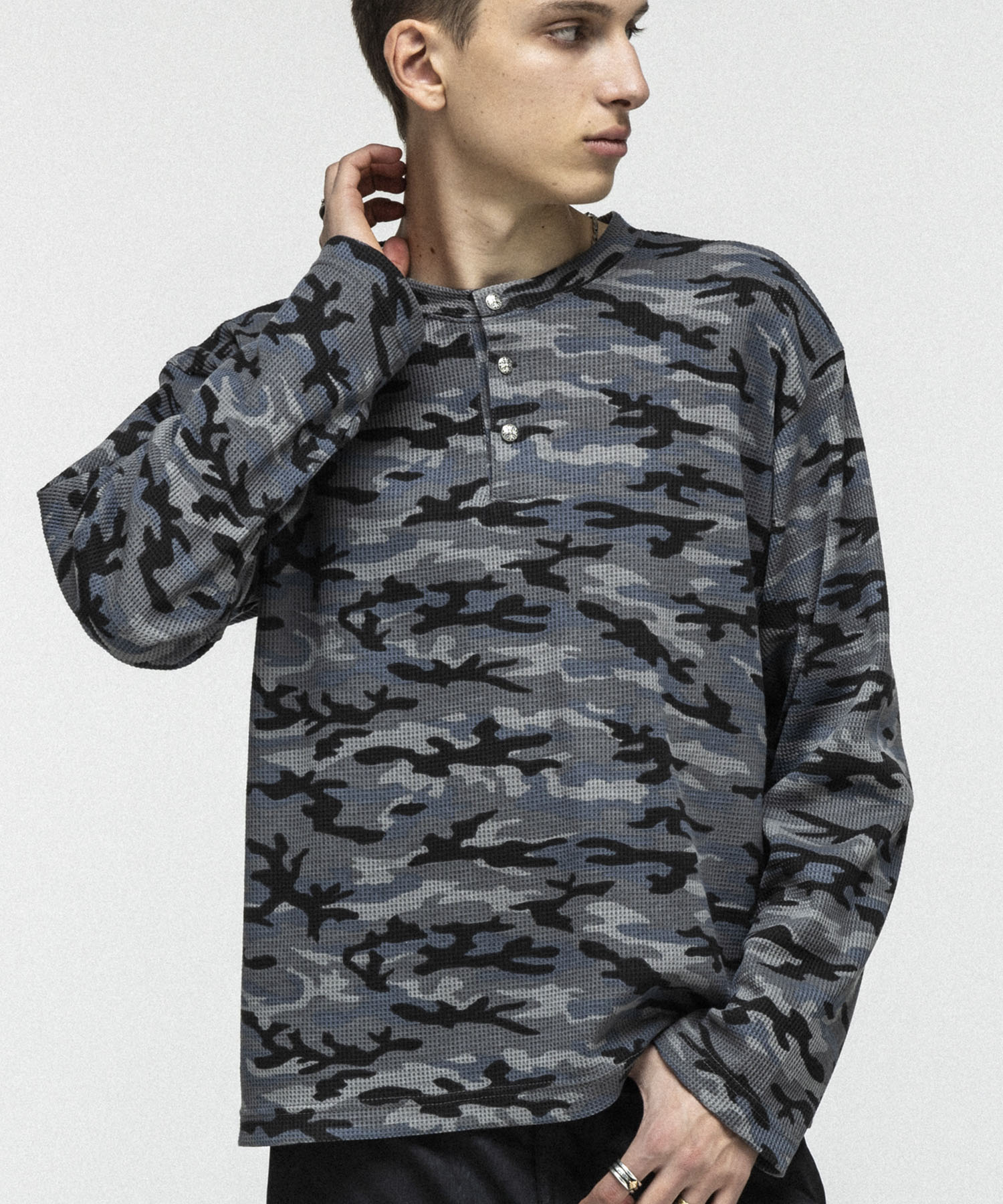 ILL'S | HENLEY CAMO WAFFLE LONG-SLEEVE TEE / カモ総柄ヘンリー