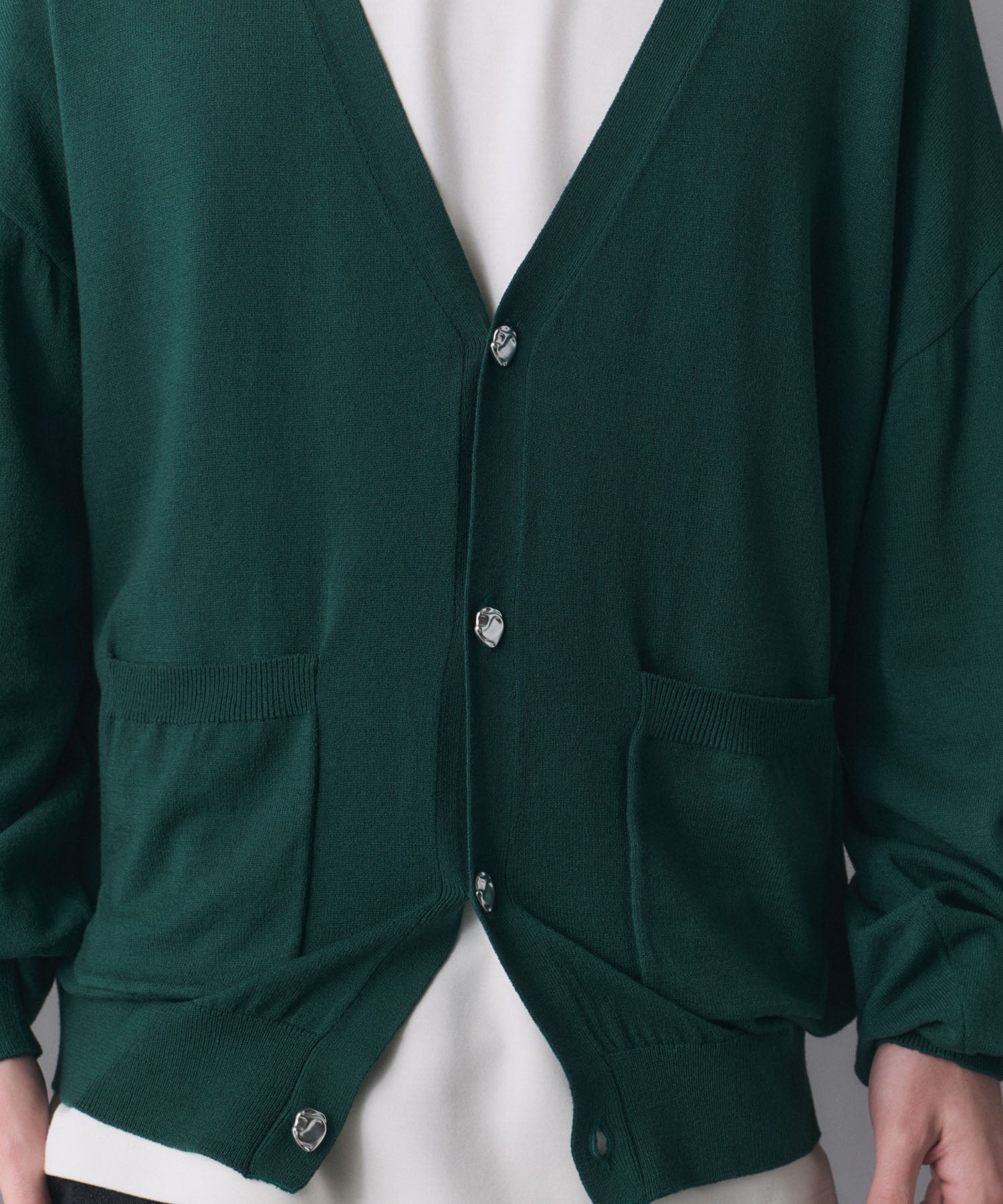 Stone-like Button Cardigan / ストーンライクボタンカーディガン