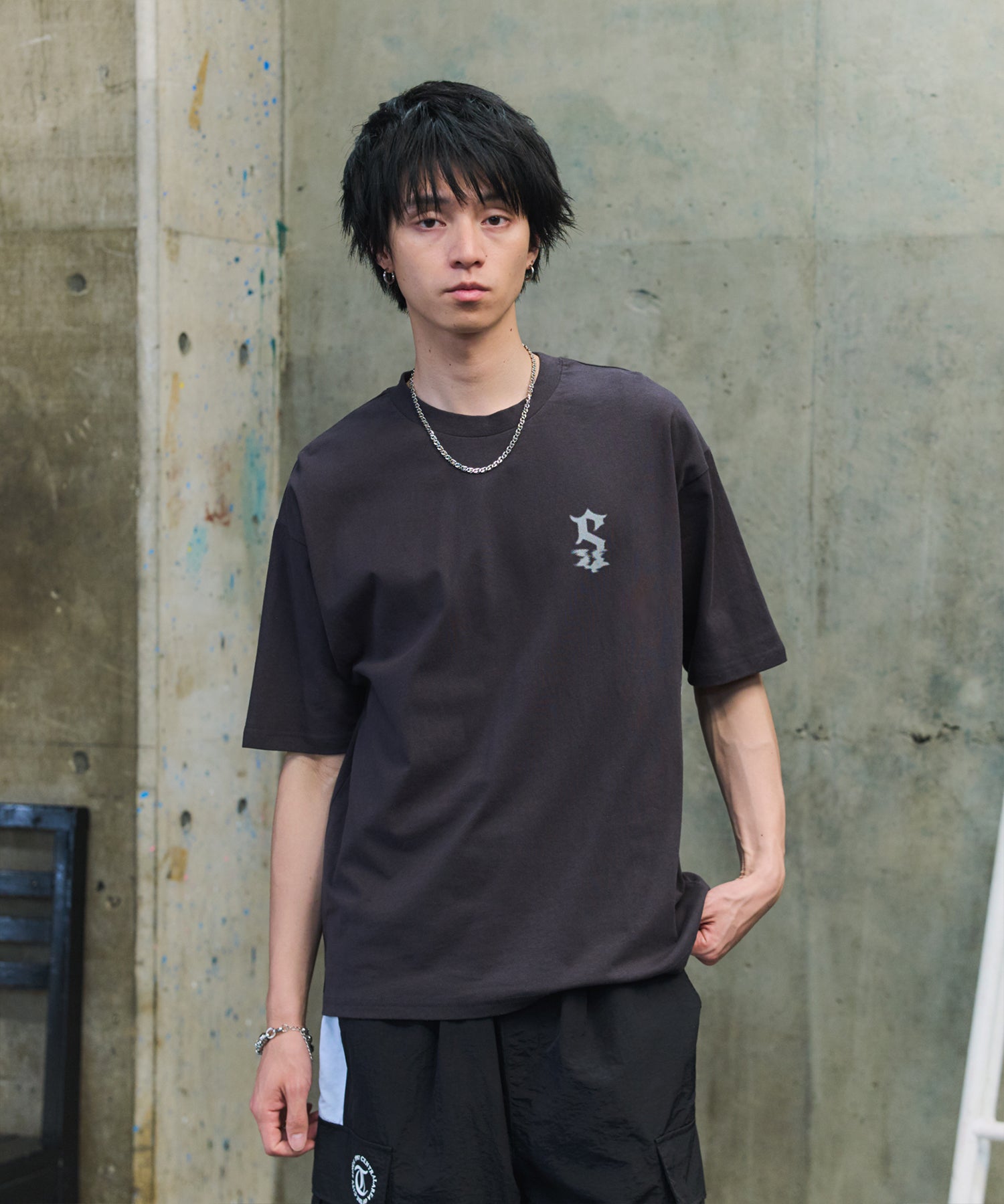 フェードロゴ ボックスシルエット グランジ風 レトロモチーフ バックプリント 半袖Tシャツ