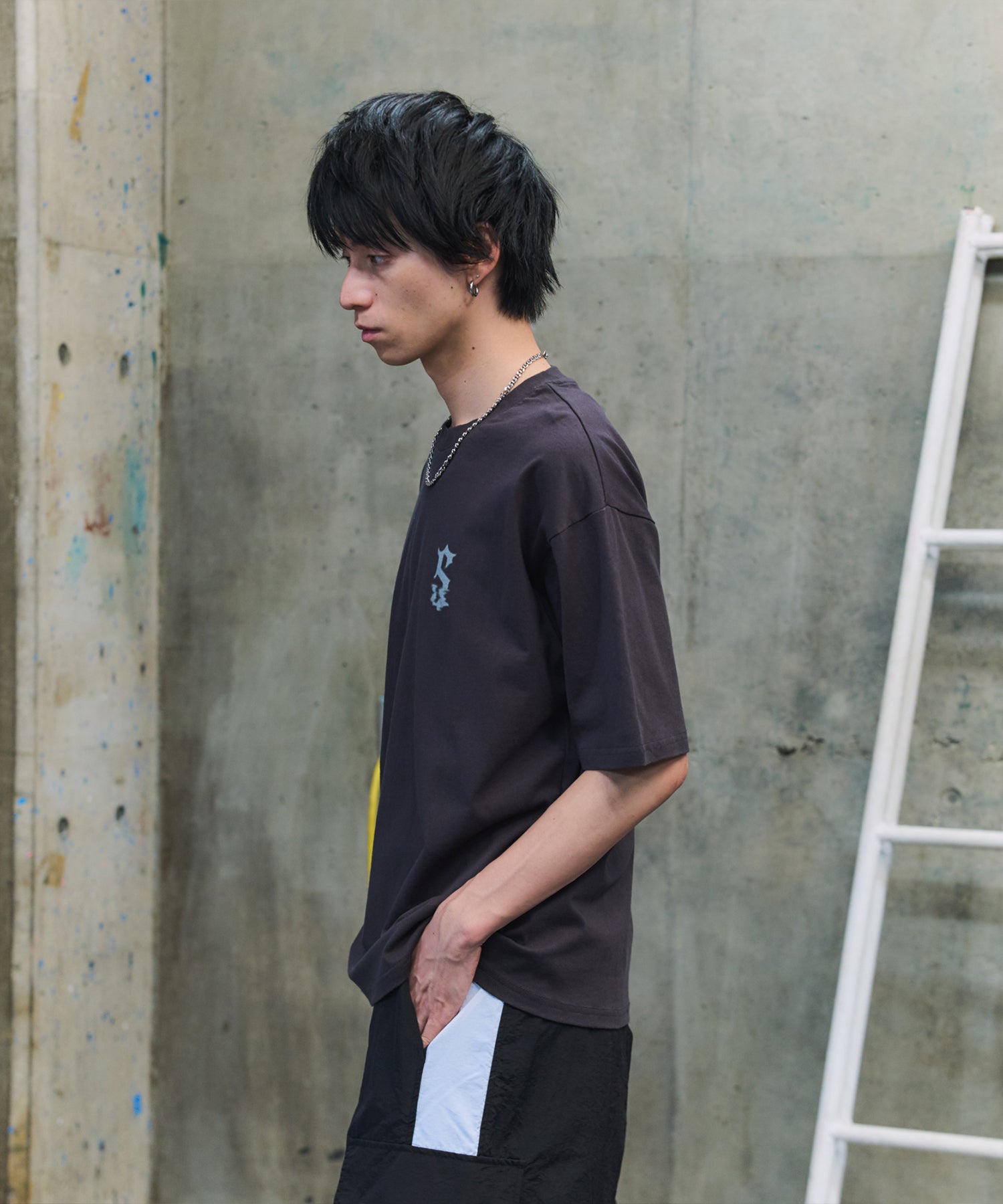 フェードロゴ ボックスシルエット グランジ風 レトロモチーフ バックプリント 半袖Tシャツ