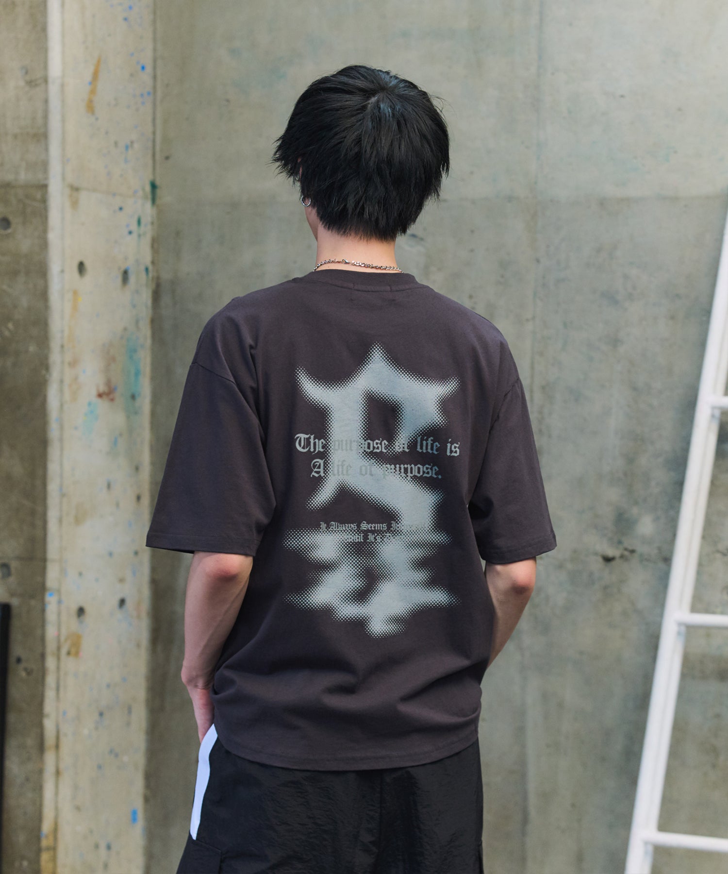 フェードロゴ ボックスシルエット グランジ風 レトロモチーフ バックプリント 半袖Tシャツ