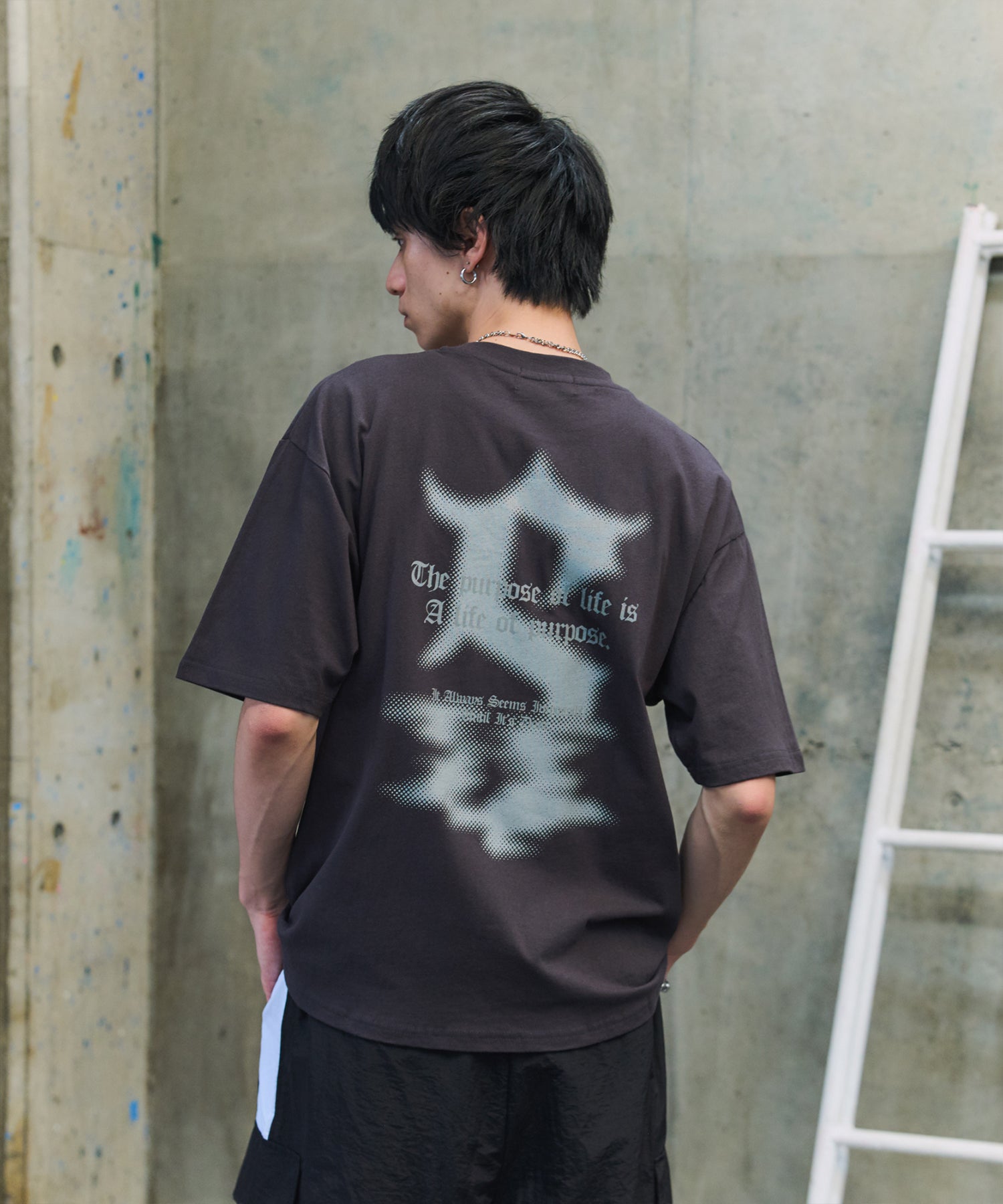 フェードロゴ ボックスシルエット グランジ風 レトロモチーフ バックプリント 半袖Tシャツ