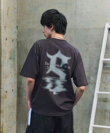 フェードロゴ ボックスシルエット グランジ風 レトロモチーフ バックプリント 半袖Tシャツ
