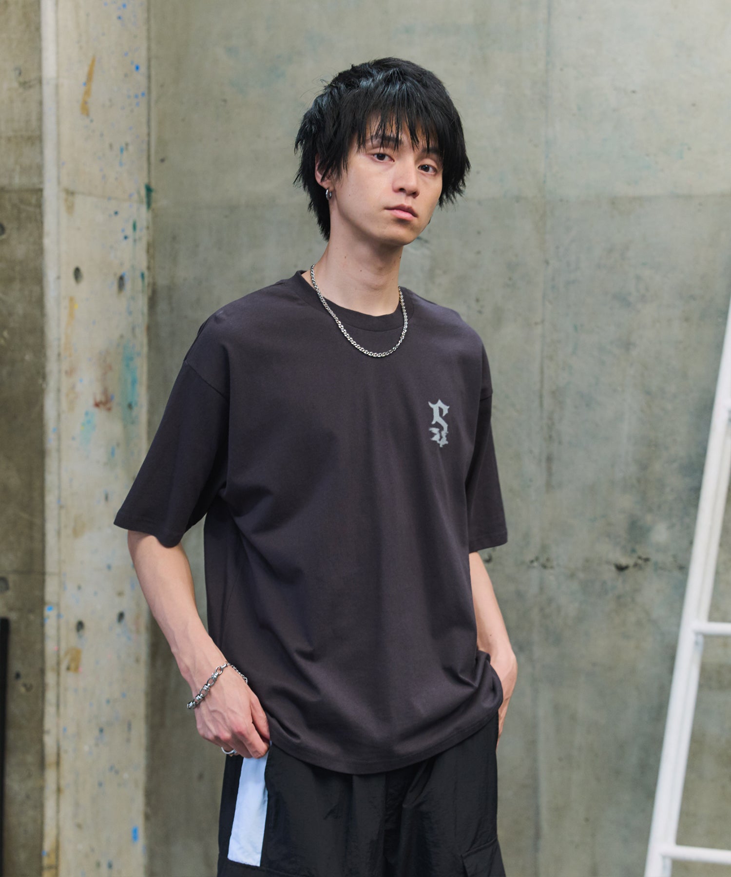 フェードロゴ ボックスシルエット グランジ風 レトロモチーフ バックプリント 半袖Tシャツ