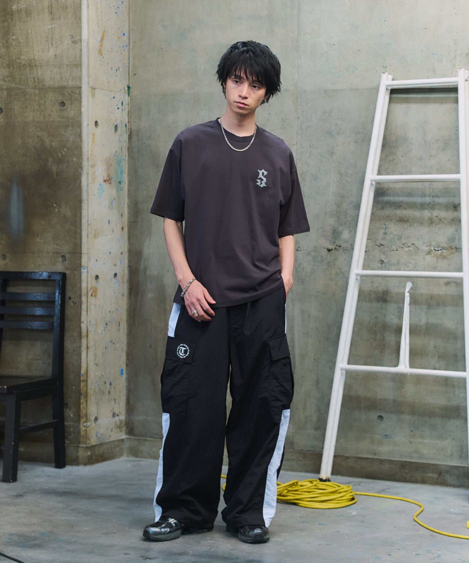 フェードロゴ ボックスシルエット グランジ風 レトロモチーフ バックプリント 半袖Tシャツ