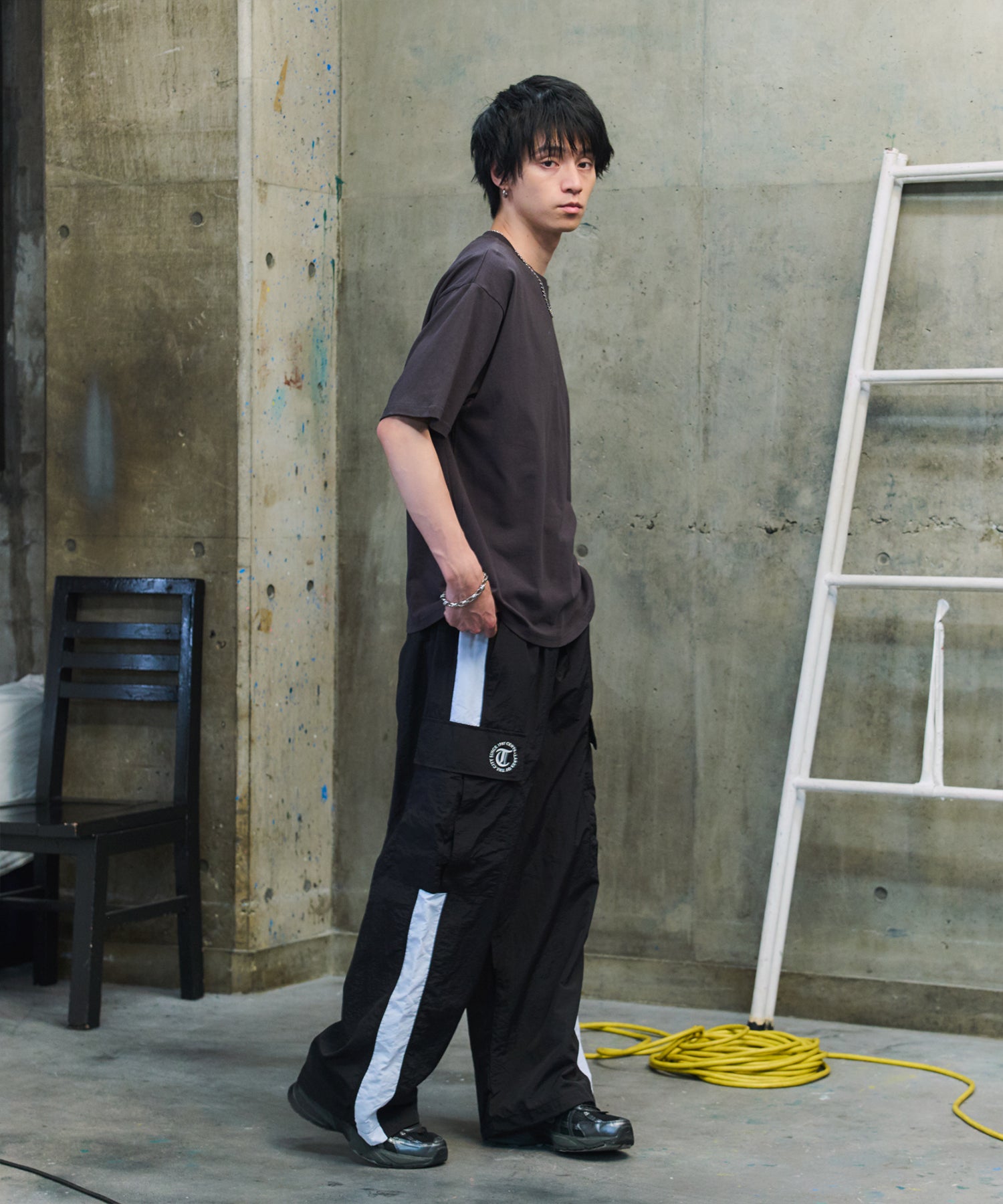 フェードロゴ ボックスシルエット グランジ風 レトロモチーフ バックプリント 半袖Tシャツ