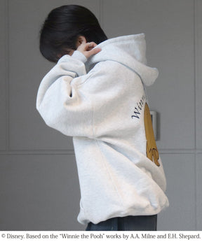 【Disney / ディズニー】プーさん ワンポイント刺繍 / バックプリント ビッグシルエットプルオーバーフーディー パーカー