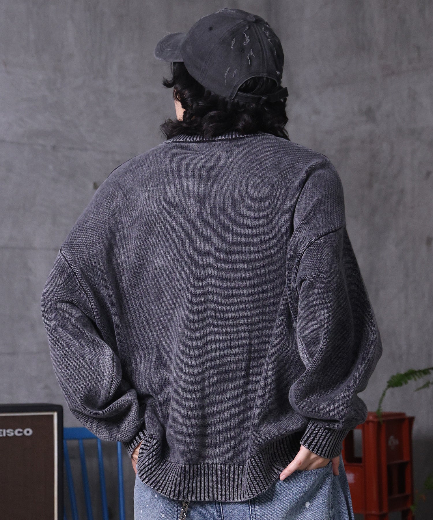 ヴィンテージライク ピグメント加工 ビッグシルエット ワンポイント刺繍 レトロプルオーバーニット