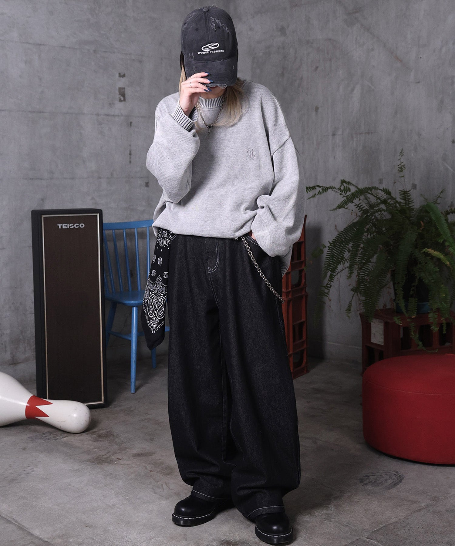 ヴィンテージライク ピグメント加工 ビッグシルエット ワンポイント刺繍 レトロプルオーバーニット