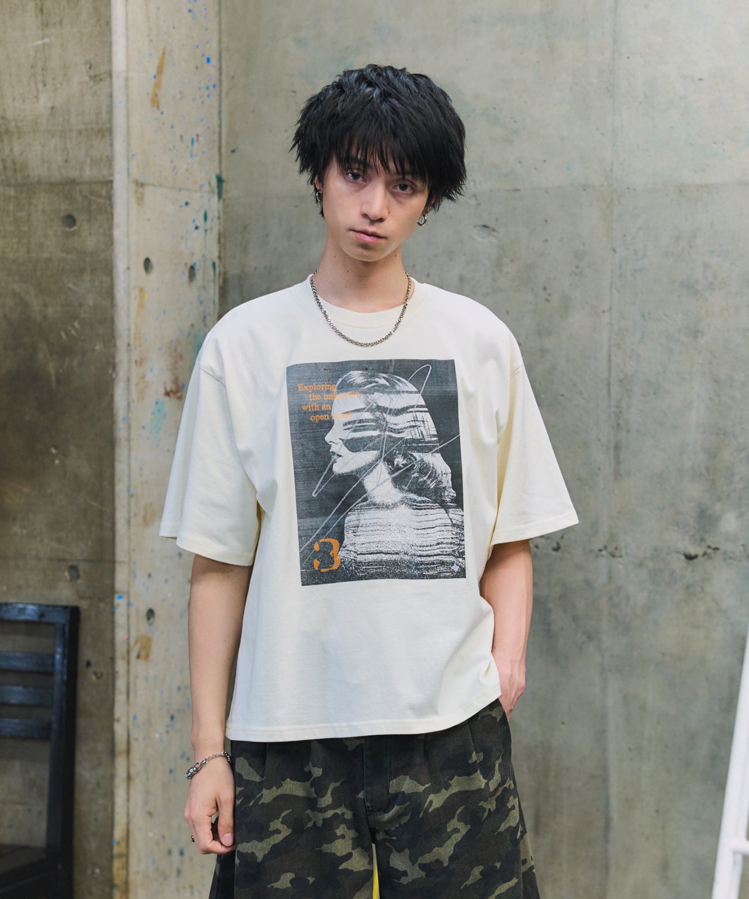 VINTAGE LIKE GRAPHIC PHOTO T-SHIRT / ヴィンテージ風グラフィックフォトTシャツ