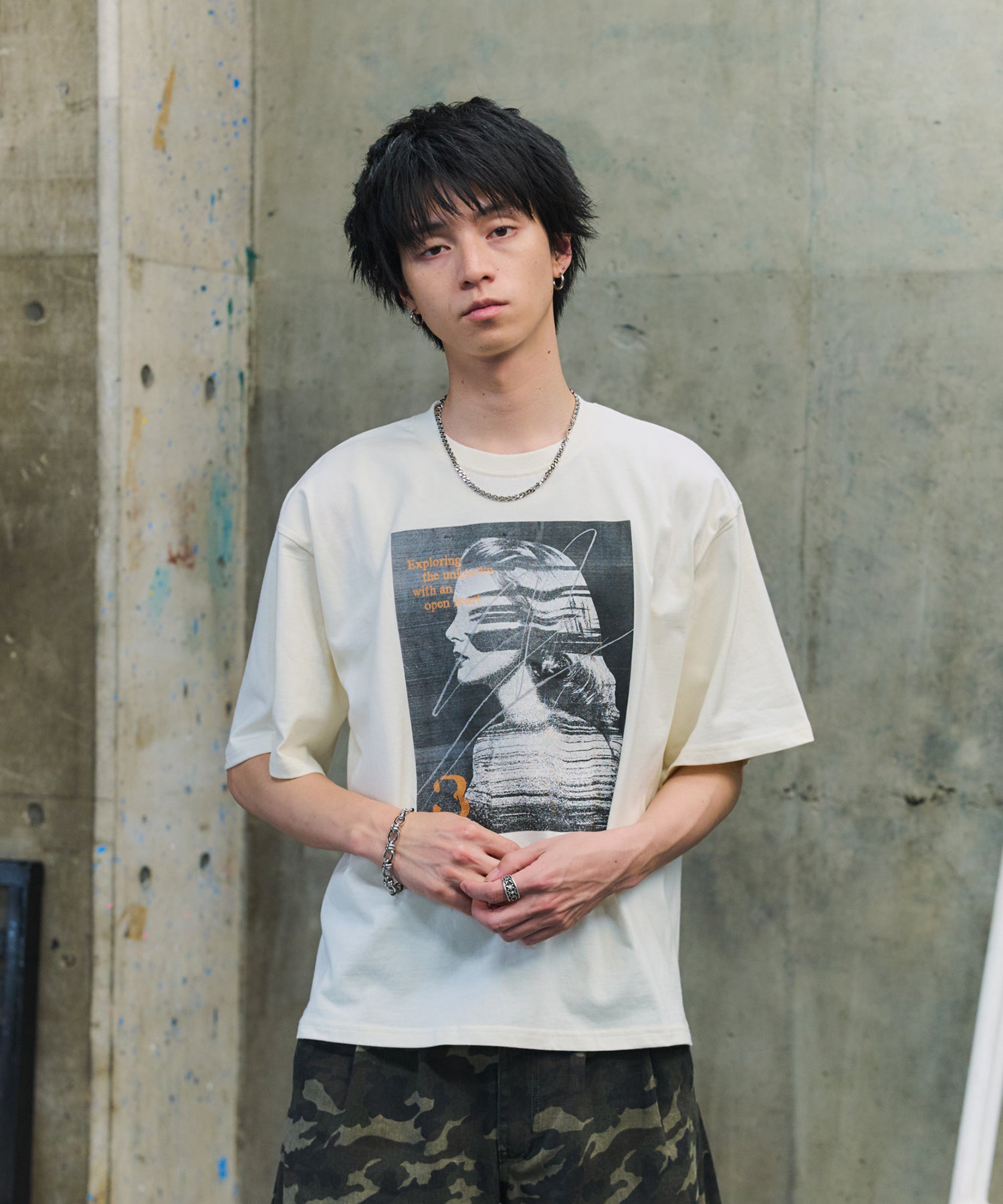 VINTAGE LIKE GRAPHIC PHOTO T-SHIRT / ヴィンテージ風グラフィックフォトTシャツ