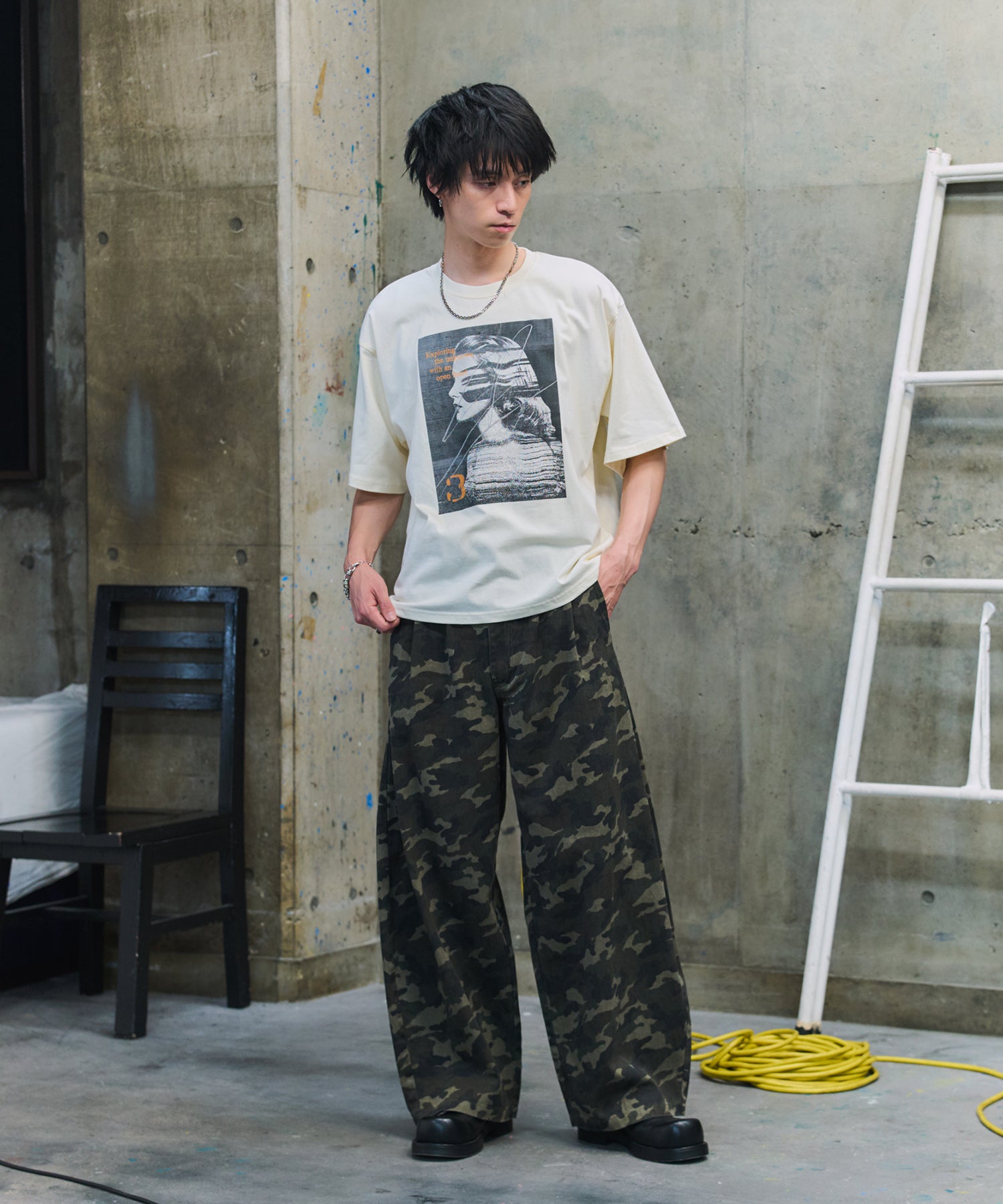 VINTAGE LIKE GRAPHIC PHOTO T-SHIRT / ヴィンテージ風グラフィックフォトTシャツ