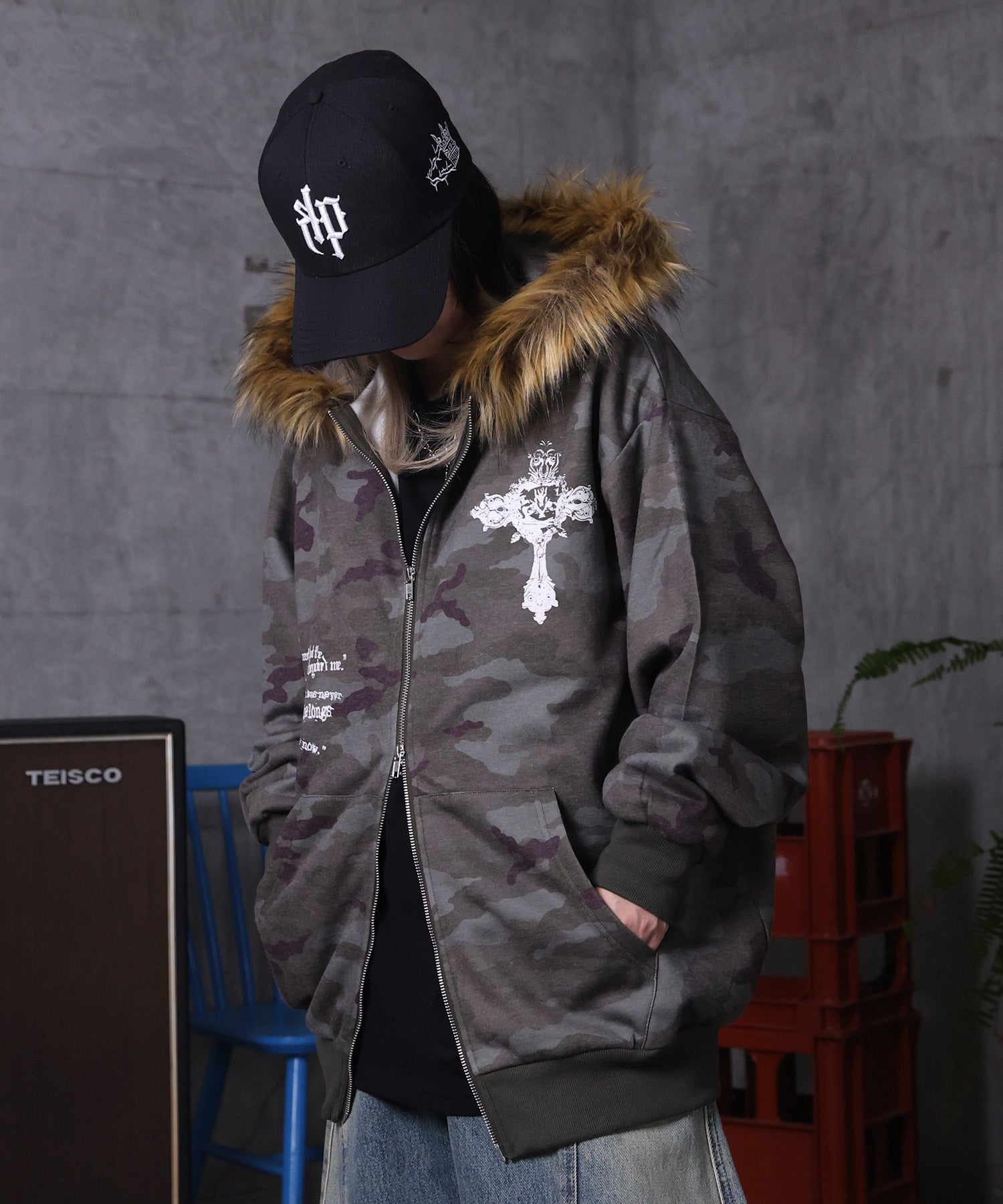 マクロス メッサー パーカー IZさんコラボ 「Witch's Heart」アーシェイメージ マウンテンパーカー