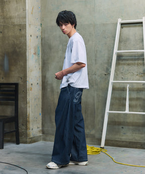 2-TUCK BACK EMBROIDERED STRIPE PANTS / ツータック バック刺繍 ストライプパンツ