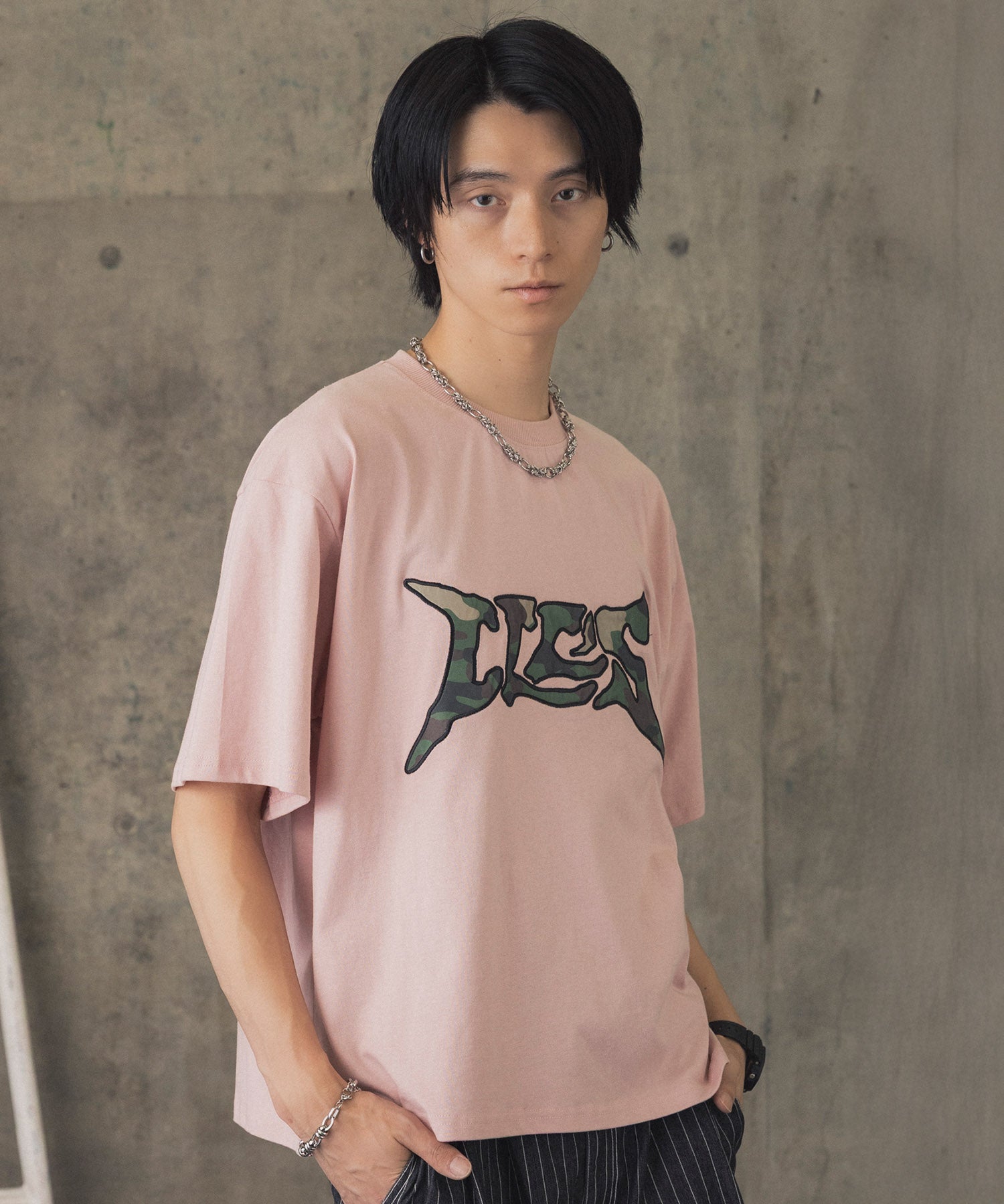 ASSORTED PATTERN GRAPHIC TEE / アソート柄グラフィックTシャツ