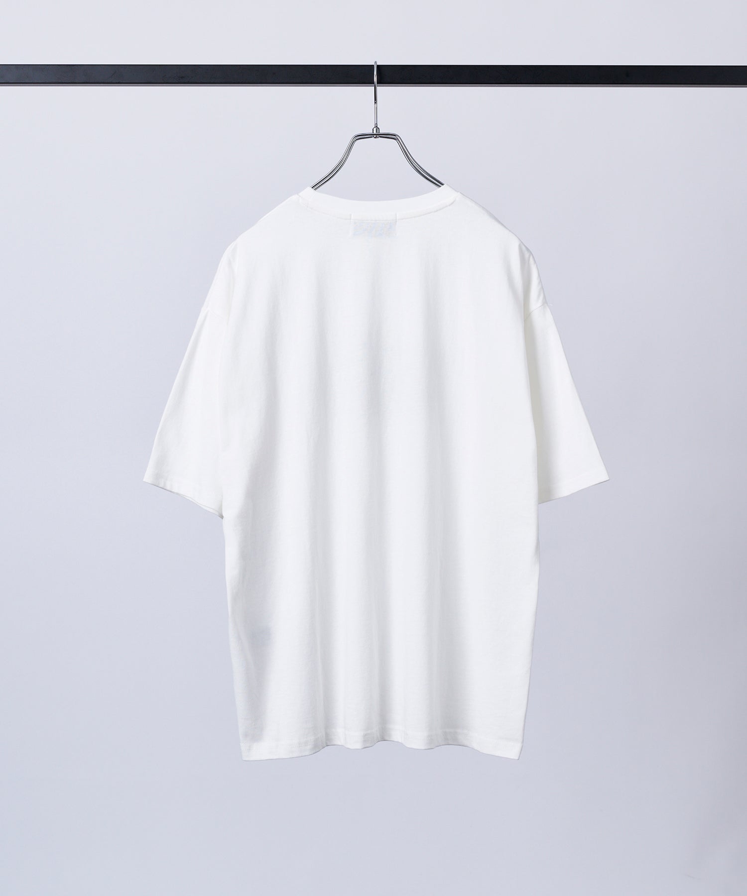 アブストラクトグラフィック箔プリント 半袖Tシャツ
