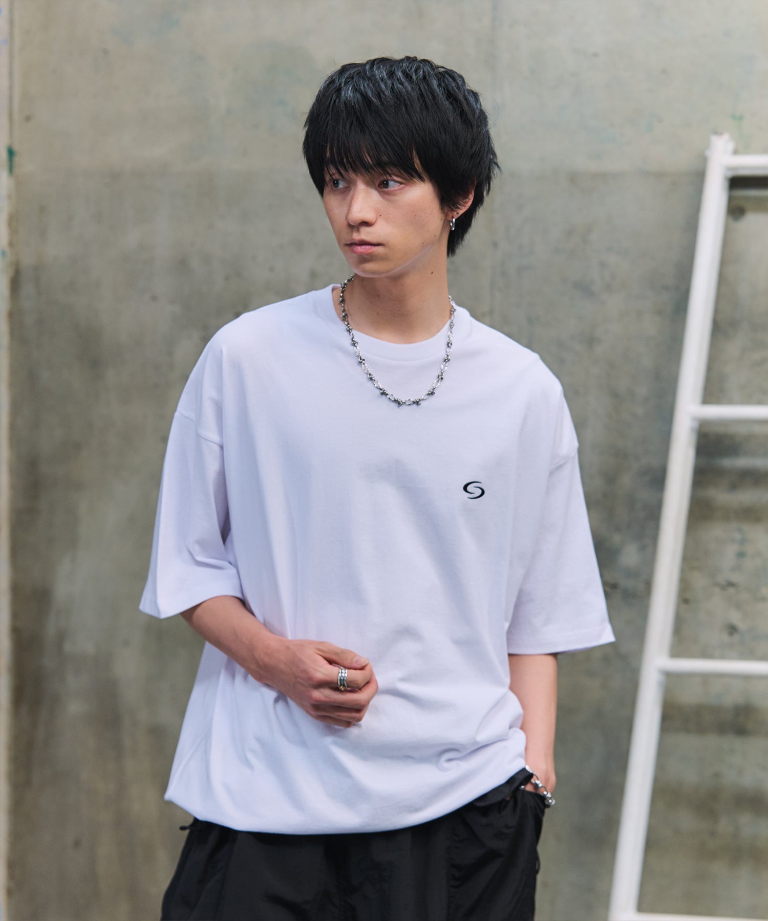 ビッグシルエット ワンポイント刺繍 裾ドローコード Tシャツ
