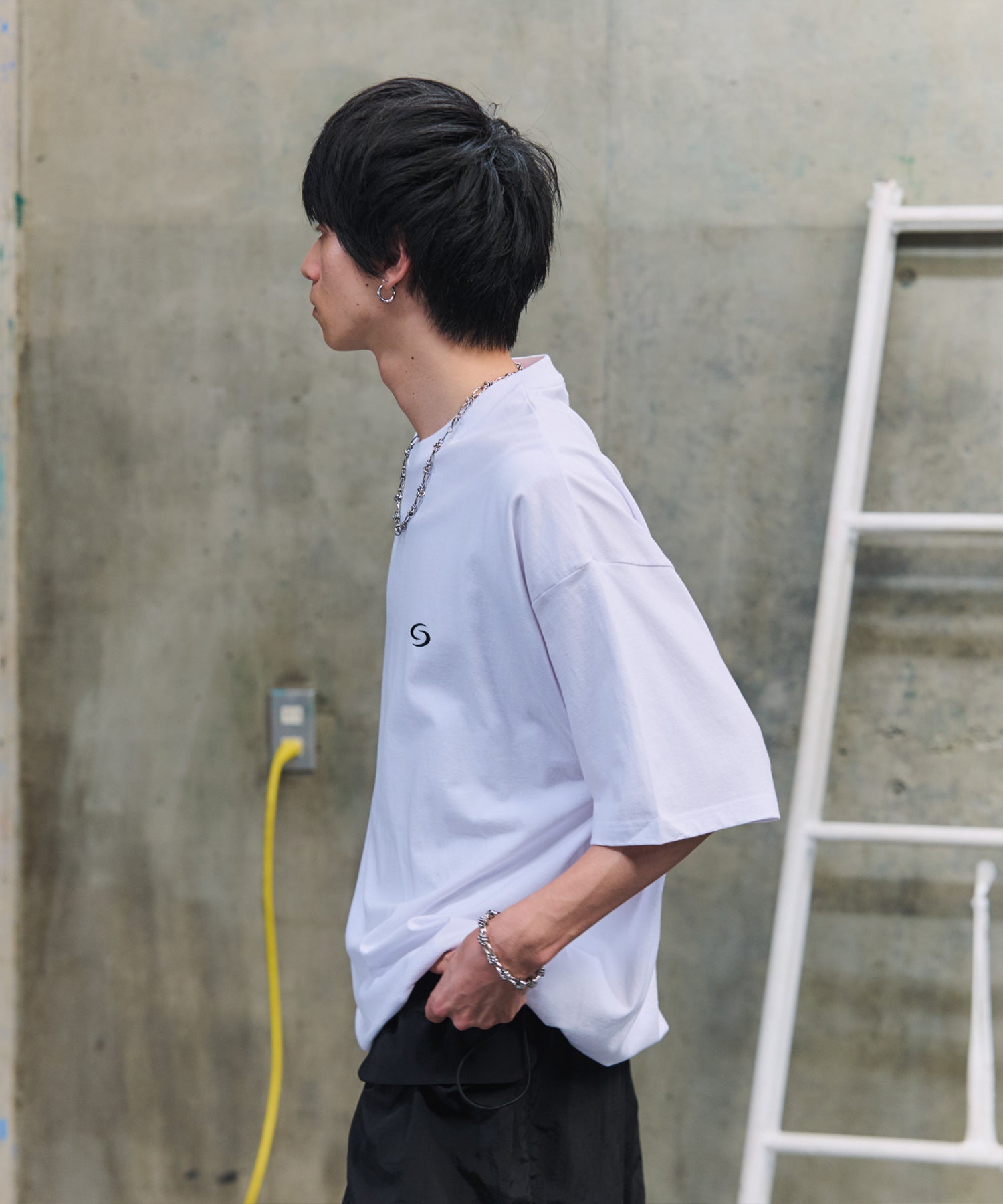 ビッグシルエット ワンポイント刺繍 裾ドローコード Tシャツ