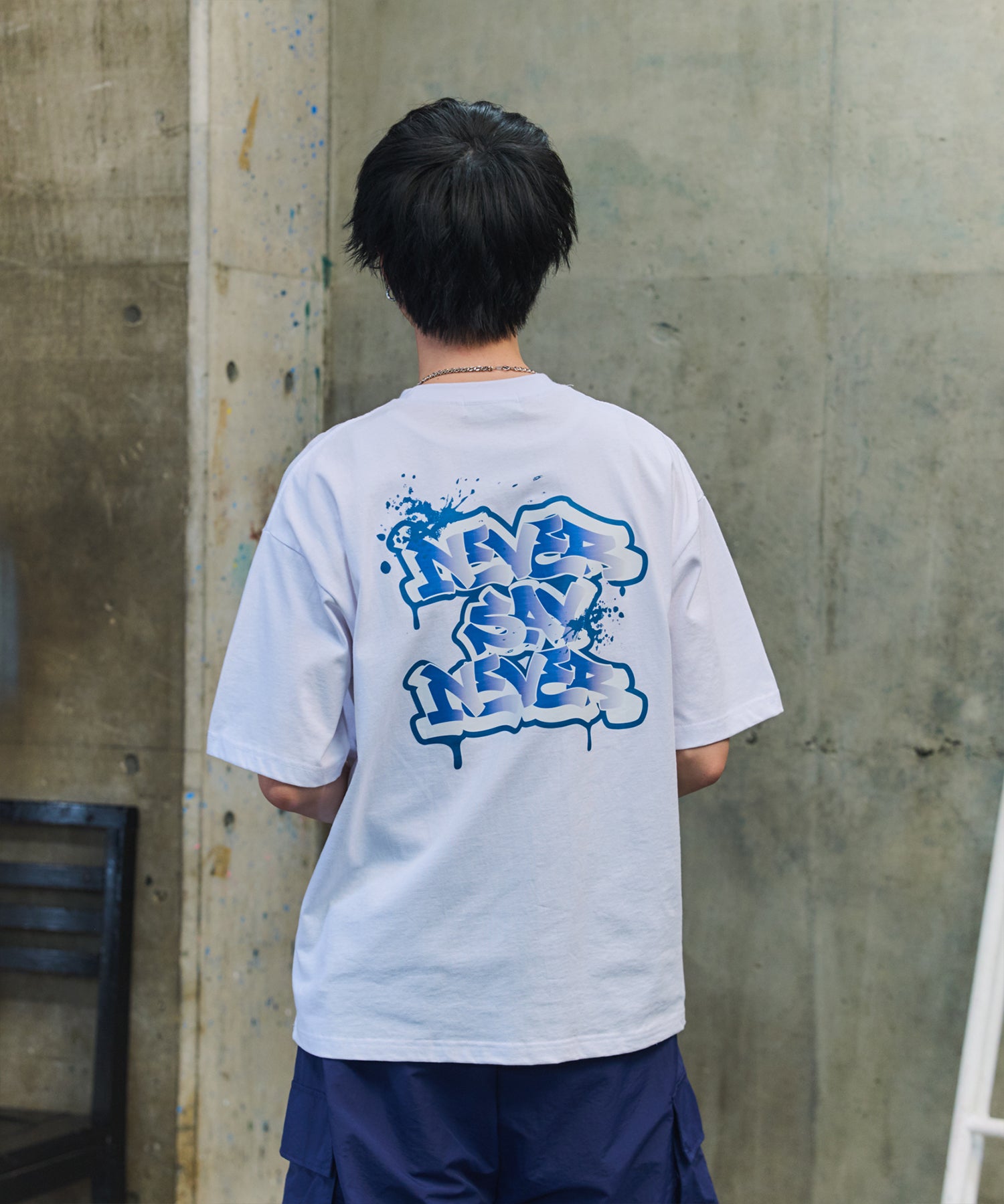 ボックスシルエット スプラッシュ タギング ストリートグラフィック 半袖Tシャツ
