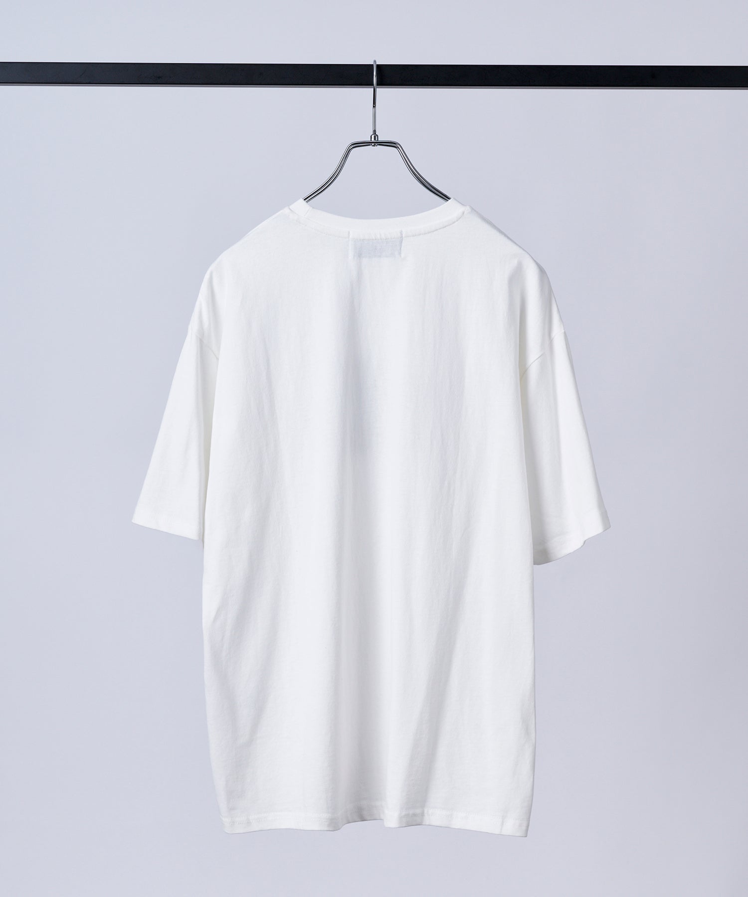 アブストラクトグラフィック箔プリント 半袖Tシャツ