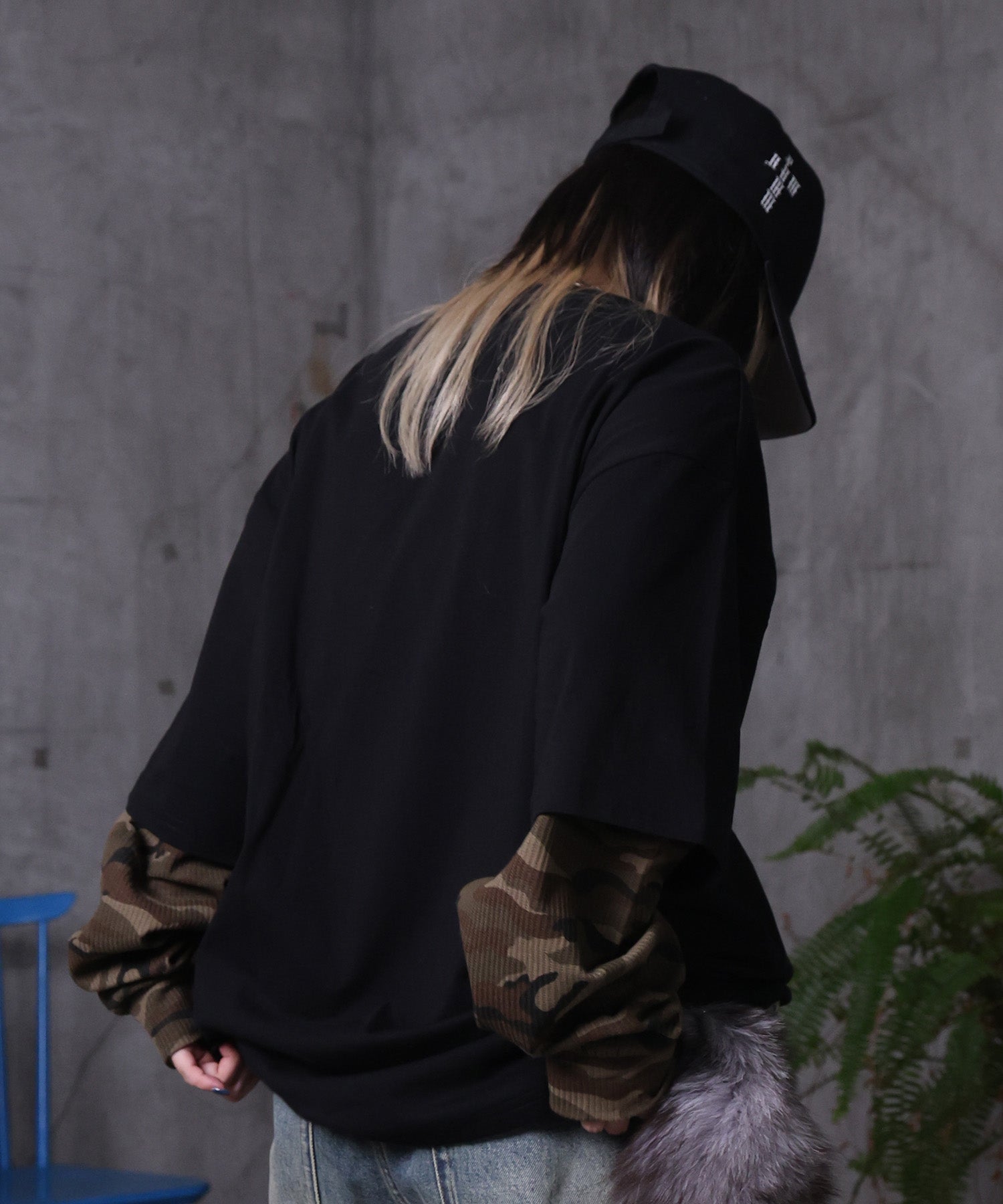 【MAROCORE / マロコア】フェイクレイヤード 袖 カモ柄 プリント ロンT