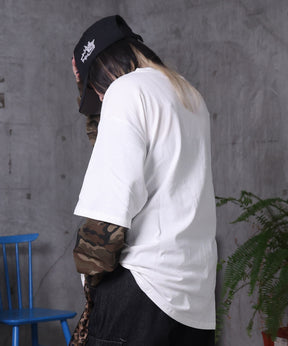 【MAROCORE / マロコア】フェイクレイヤード 袖 カモ柄 プリント ロンT