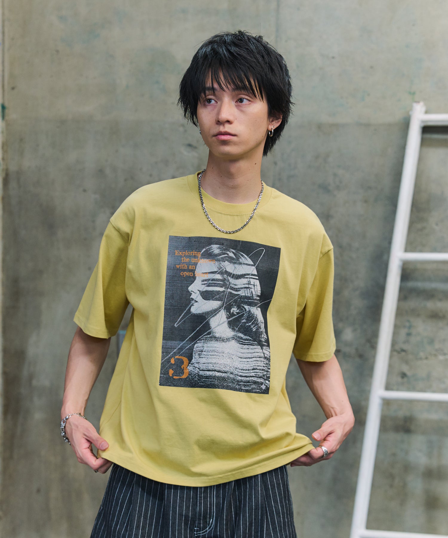 VINTAGE LIKE GRAPHIC PHOTO T-SHIRT / ヴィンテージ風グラフィックフォトTシャツ